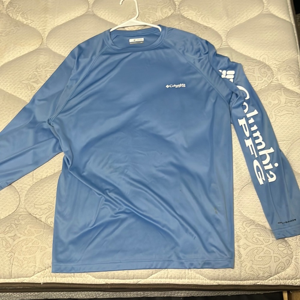 Columbia fishing shirt baby blue Larger